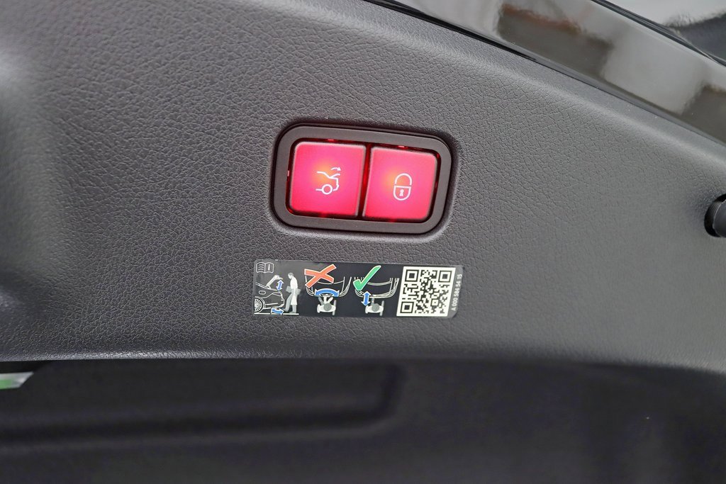 Used 2024 Mercedes-Benz CLE 450 4MATIC Coupe image 39