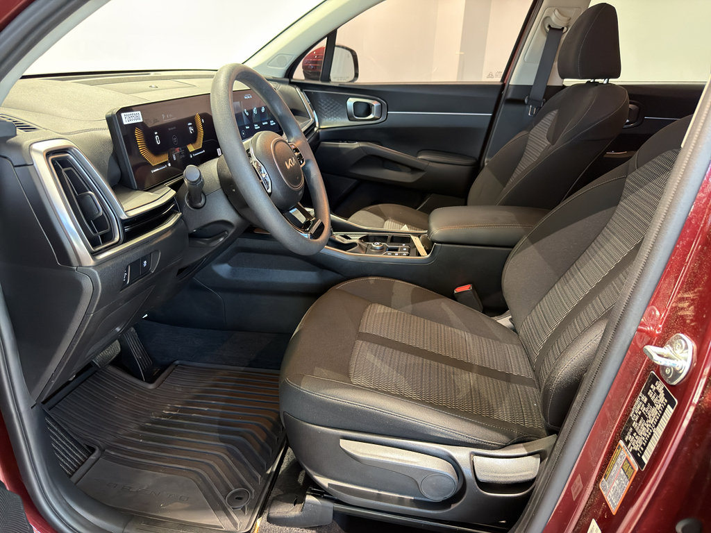 Certified 2024 Kia Sorento LX image 14