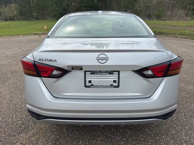 Used 2025 Nissan Altima 2.5 SV image 8