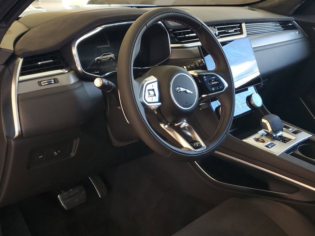 New 2026 Jaguar F-PACE SVR image 8