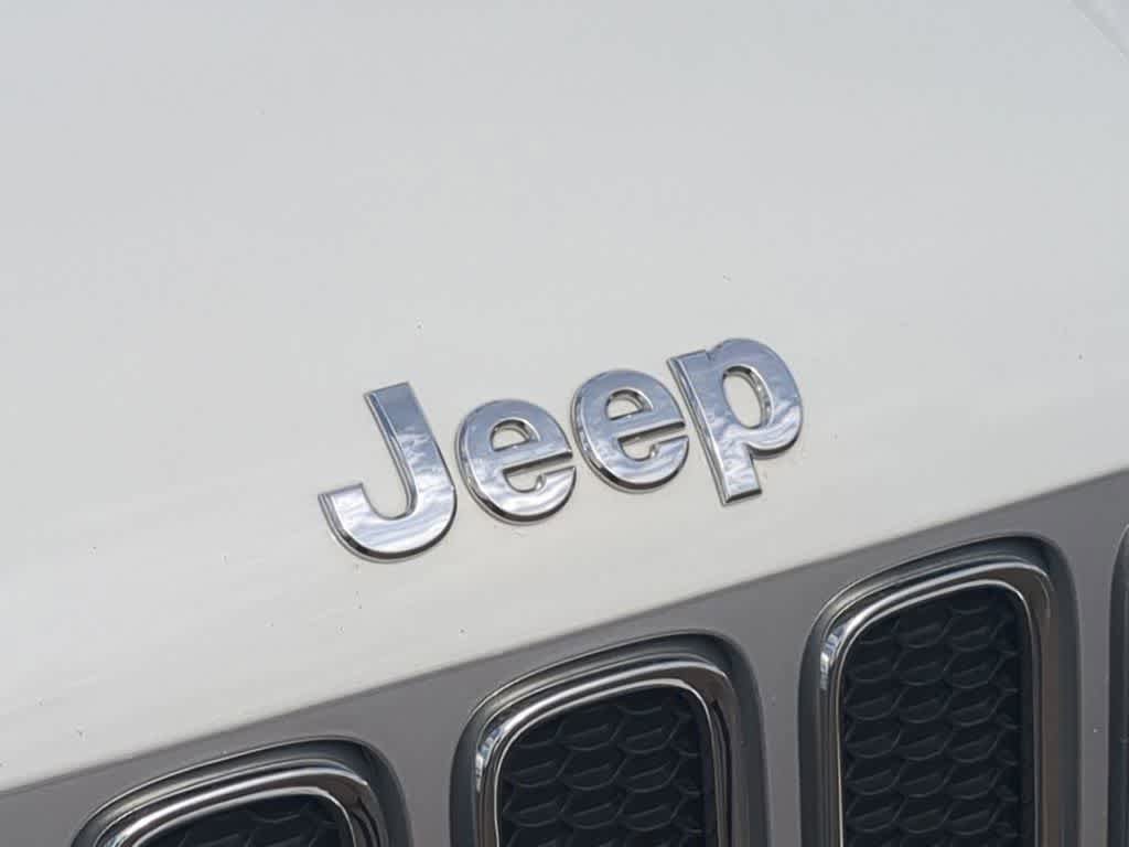 Used 2015 Jeep Renegade Limited w/ Advanced Technology Group AWD/4WD image 11