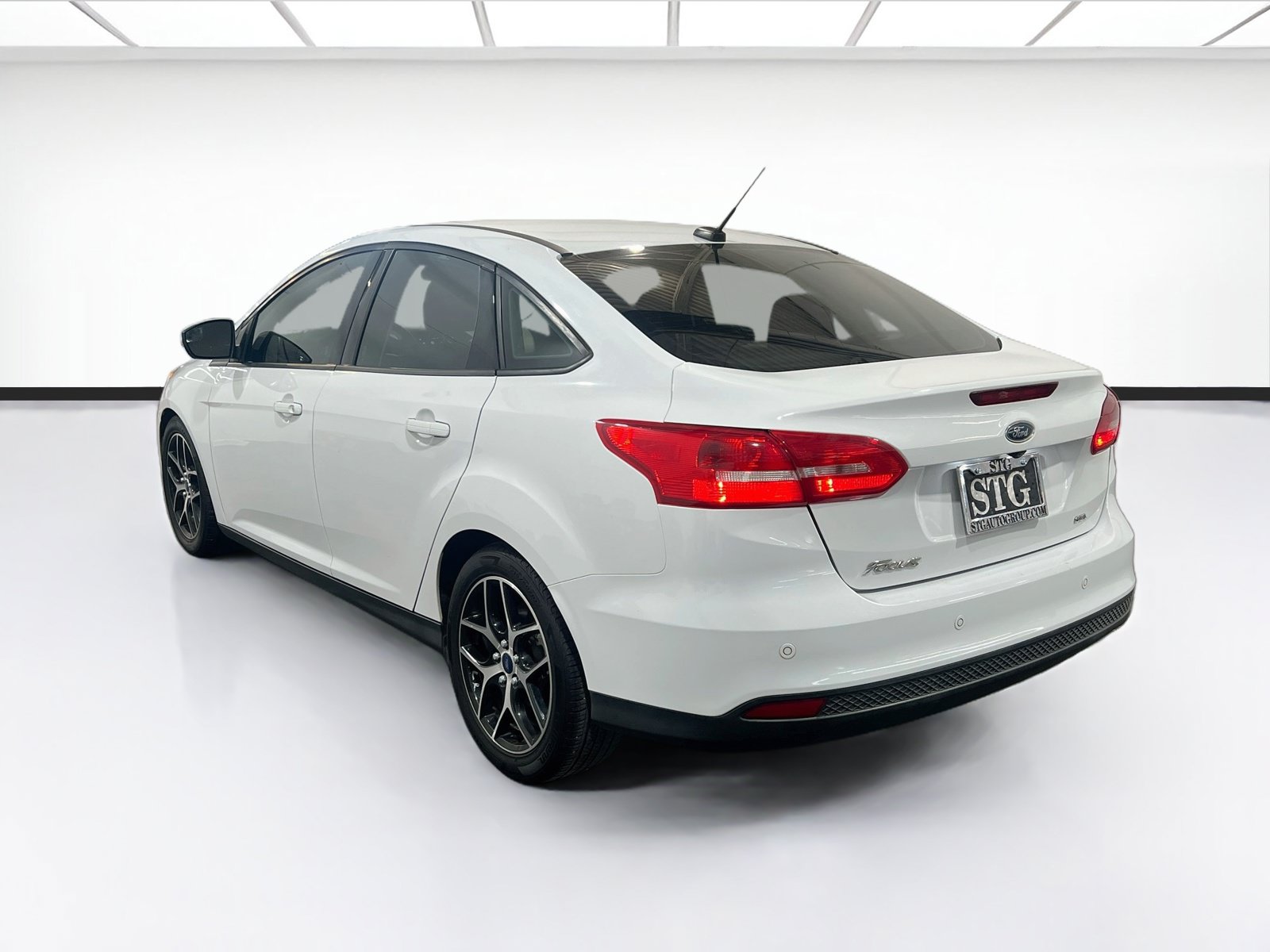 Used 2017 Ford Focus SEL FWD image 6