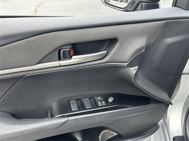 Used 2025 Toyota Camry LE image 12