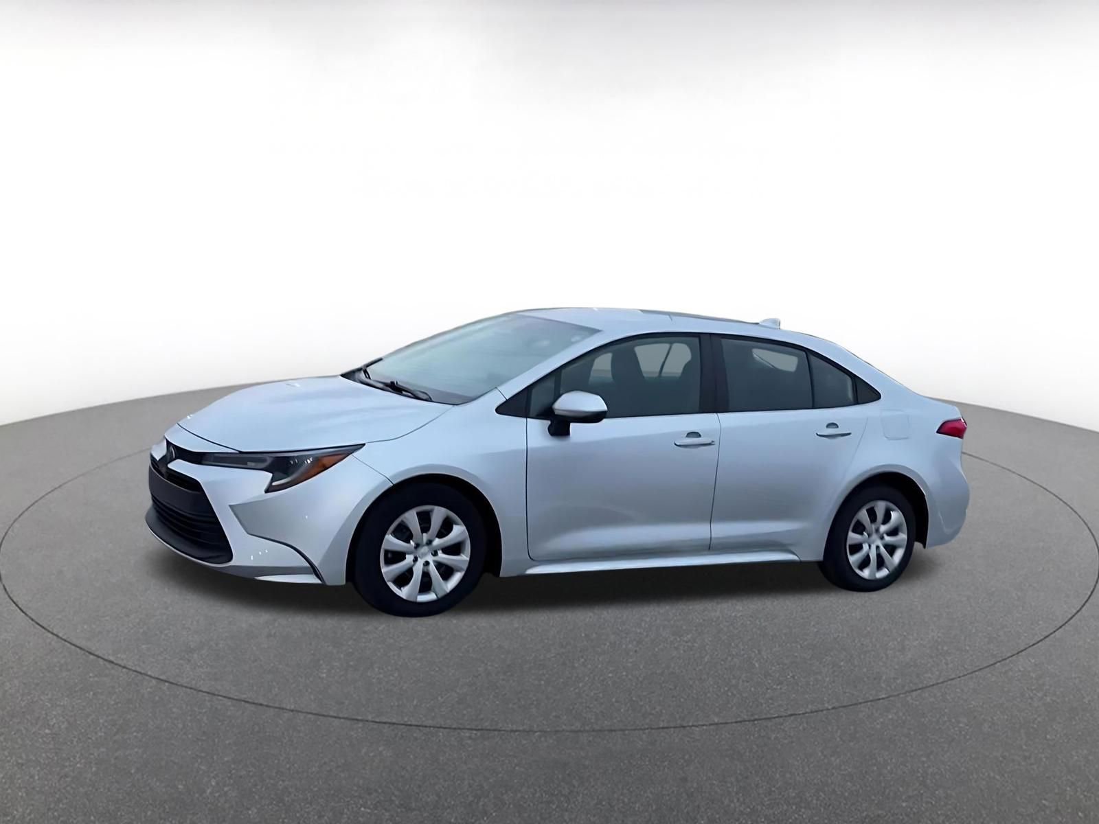 Used 2025 Toyota Corolla LE image 8