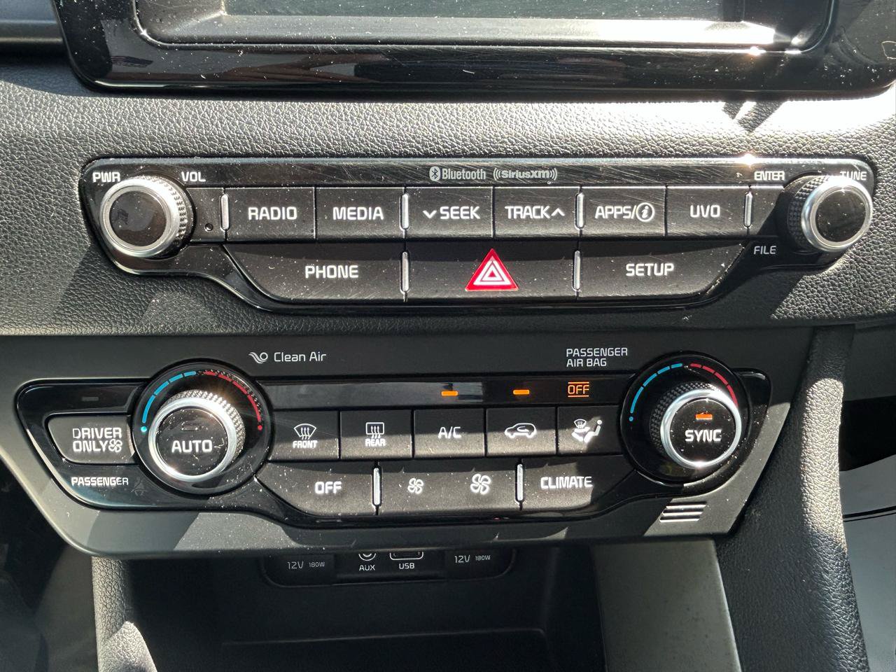 Used 2017 Kia Niro LX FWD image 24