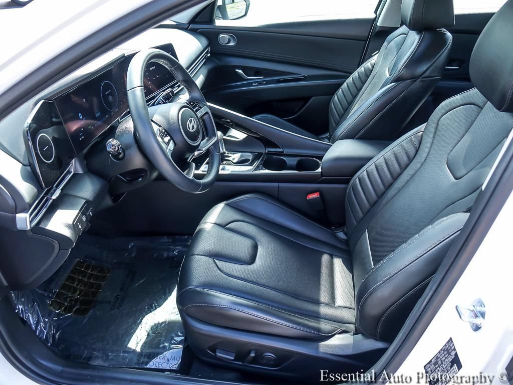 Used 2025 Hyundai Elantra Limited FWD image 10