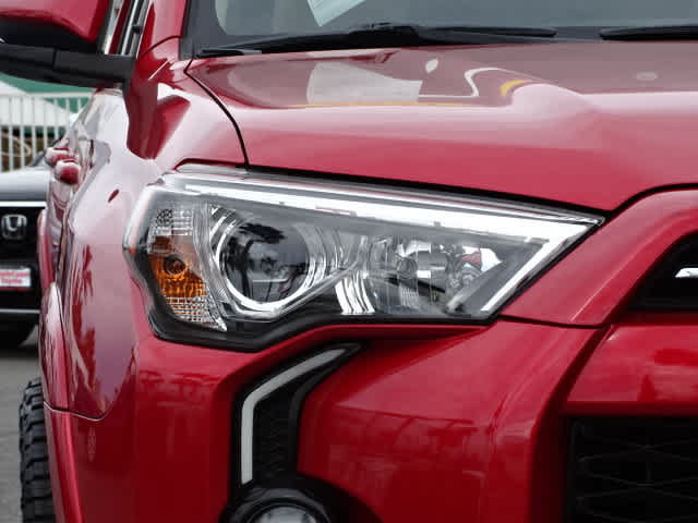 Used 2021 Toyota 4Runner SR5 Premium w/ Moonroof Package RWD image 5