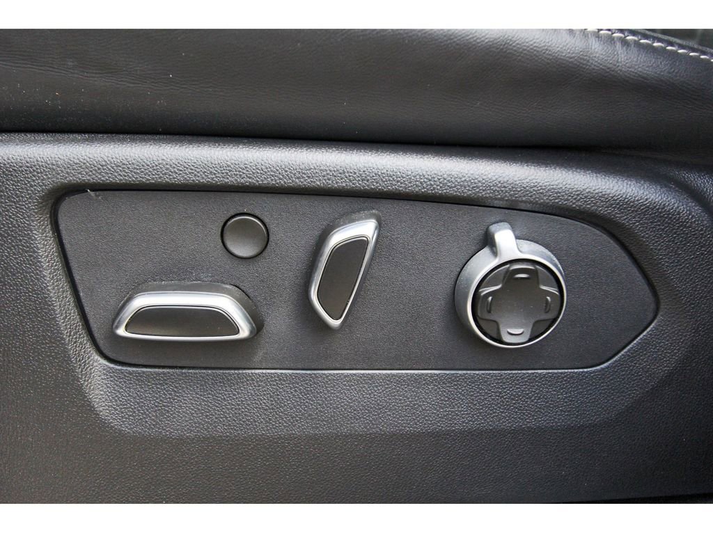 Certified 2025 Cadillac Escalade ESV Sport Platinum image 26