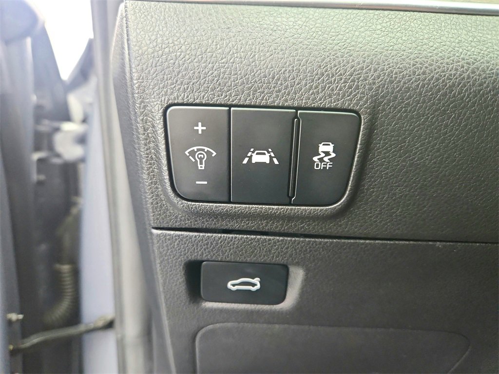 Used 2023 Kia K5 EX image 32