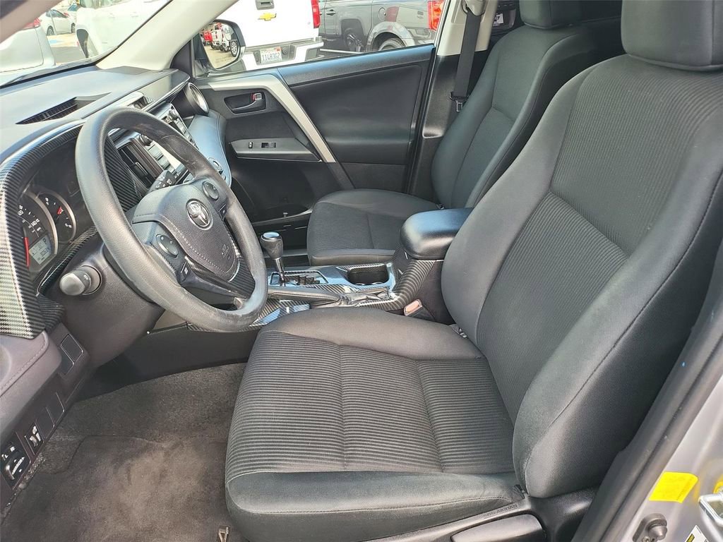 Used 2016 Toyota RAV4 LE image 10