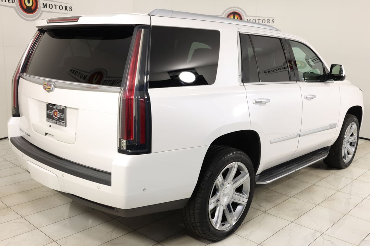 Used 2020 Cadillac Escalade Luxury AWD/4WD image 3