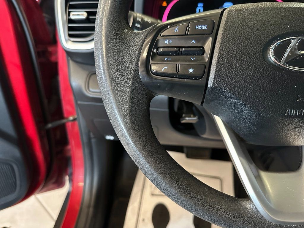 Used 2023 Hyundai Venue SE image 9