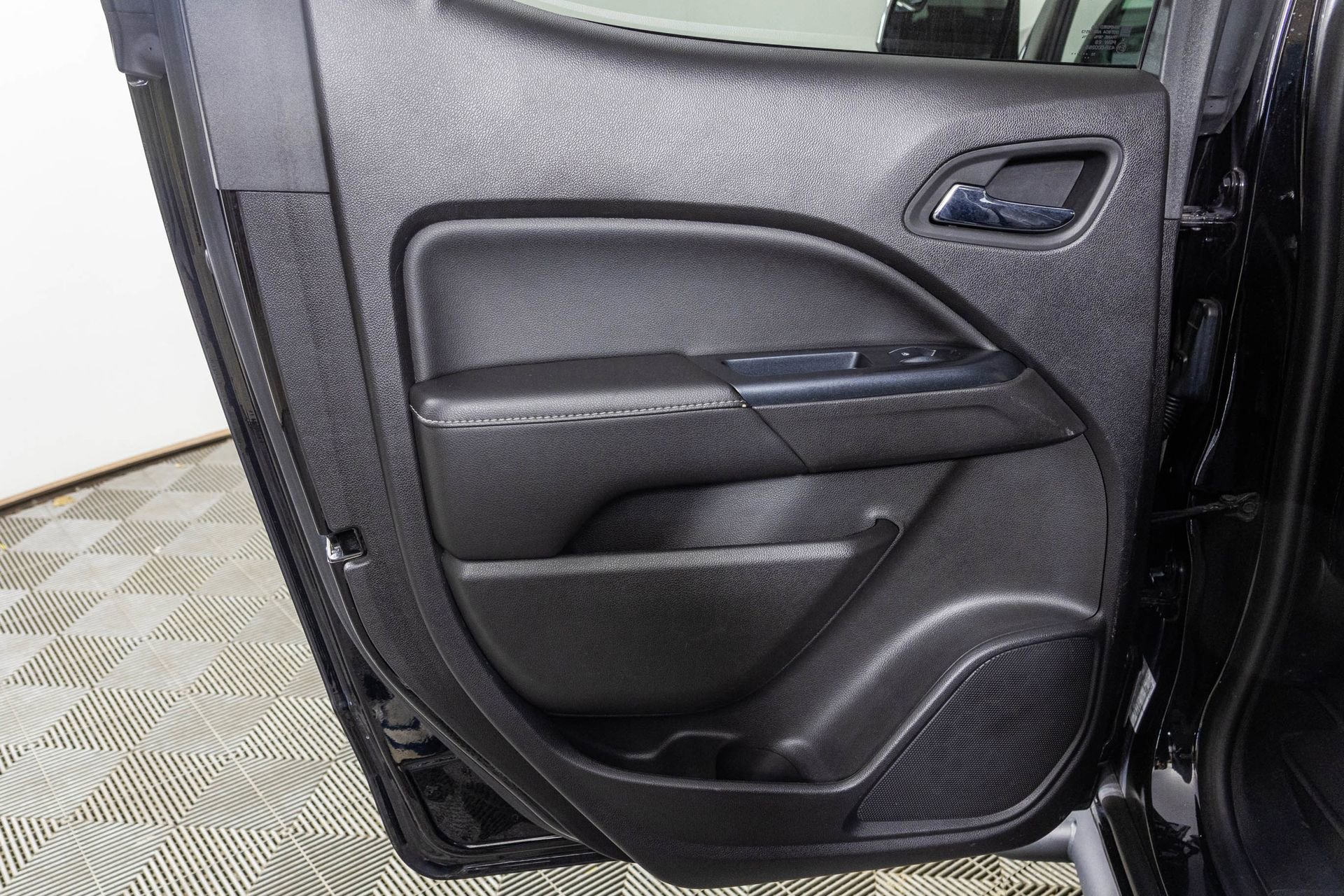 Used 2016 GMC Canyon SLT w/ Driver Alert Package image 39