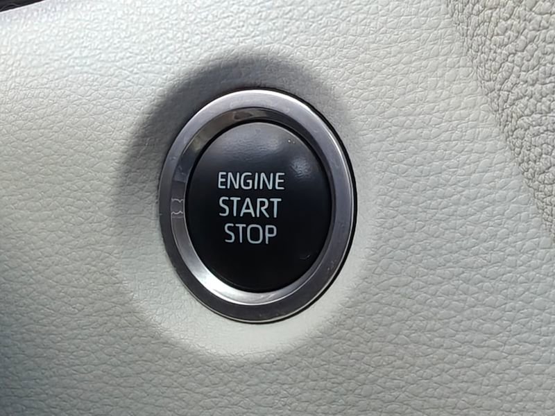 Used 2024 Toyota Corolla SE image 31