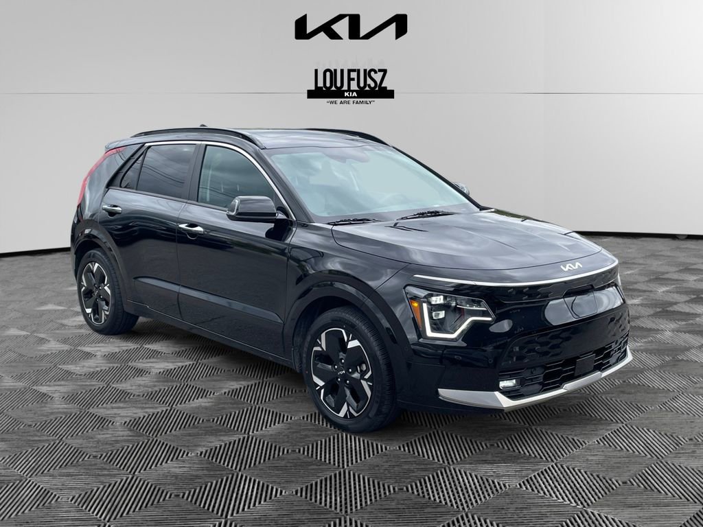 Used 2023 Kia Niro Wave w/ Wave Preserve Package