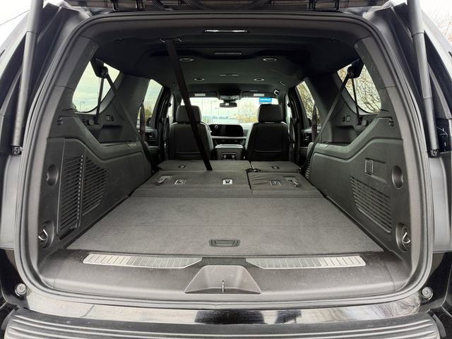 Used 2025 Chevrolet Suburban Z71 AWD/4WD image 36