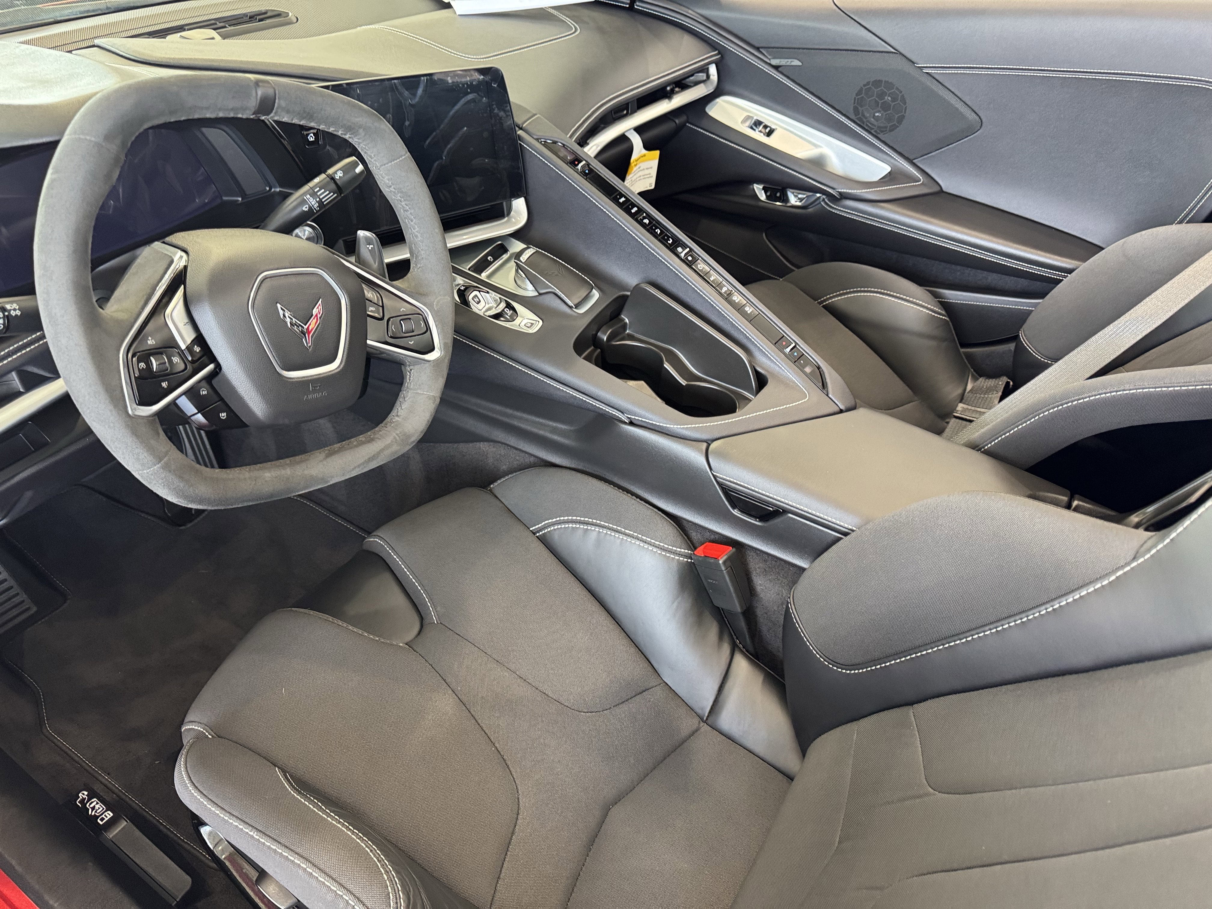 Used 2024 Chevrolet Corvette Stingray Convertible w/ Z51 Performance Package image 11