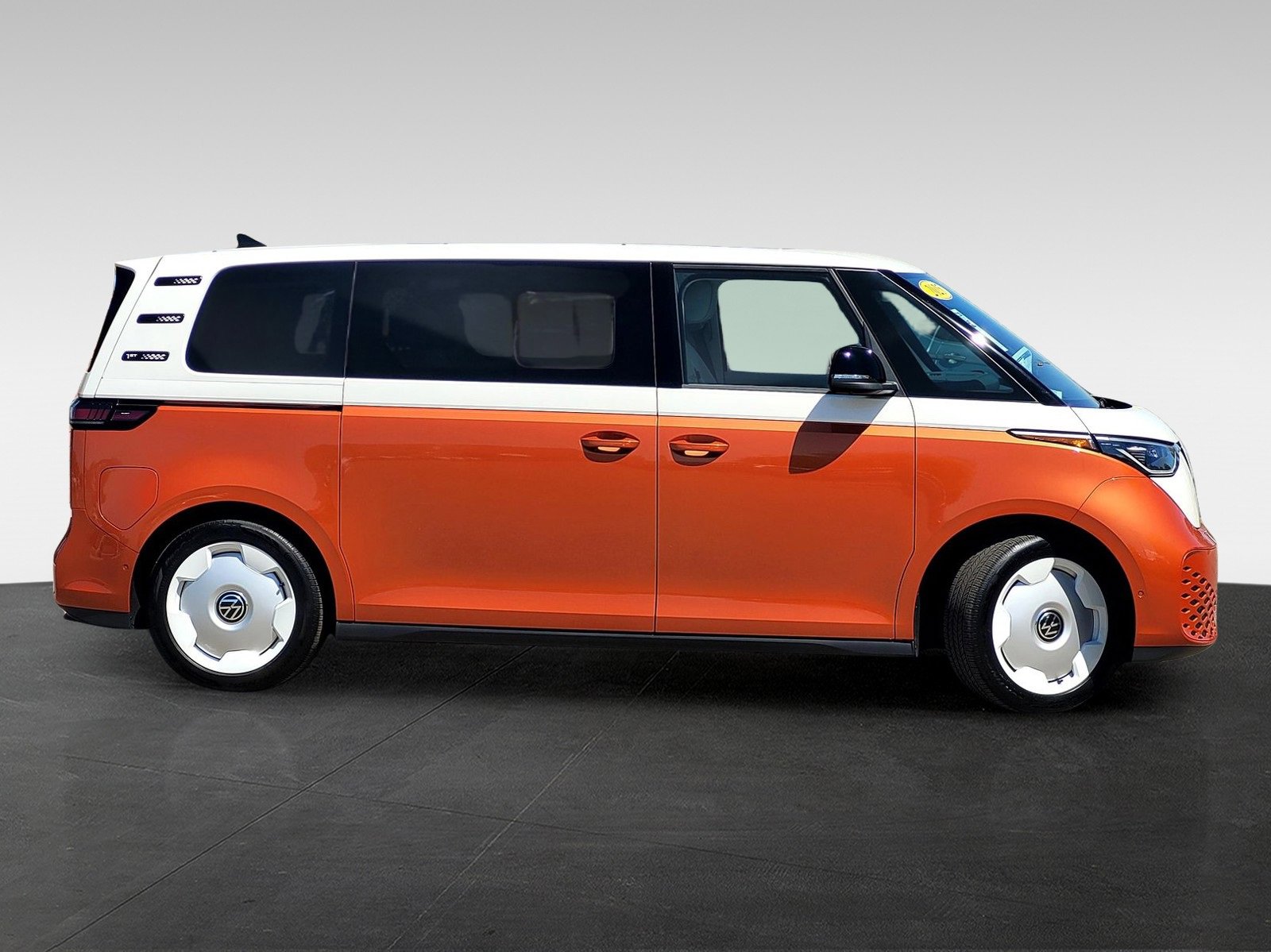New 2025 Volkswagen ID. Buzz 1st Edition image 3