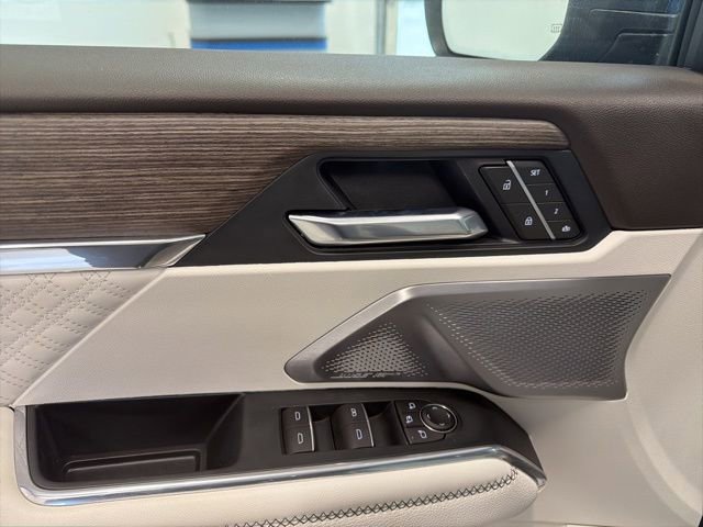 Used 2025 GMC Acadia Denali w/ Super Cruise Package image 39