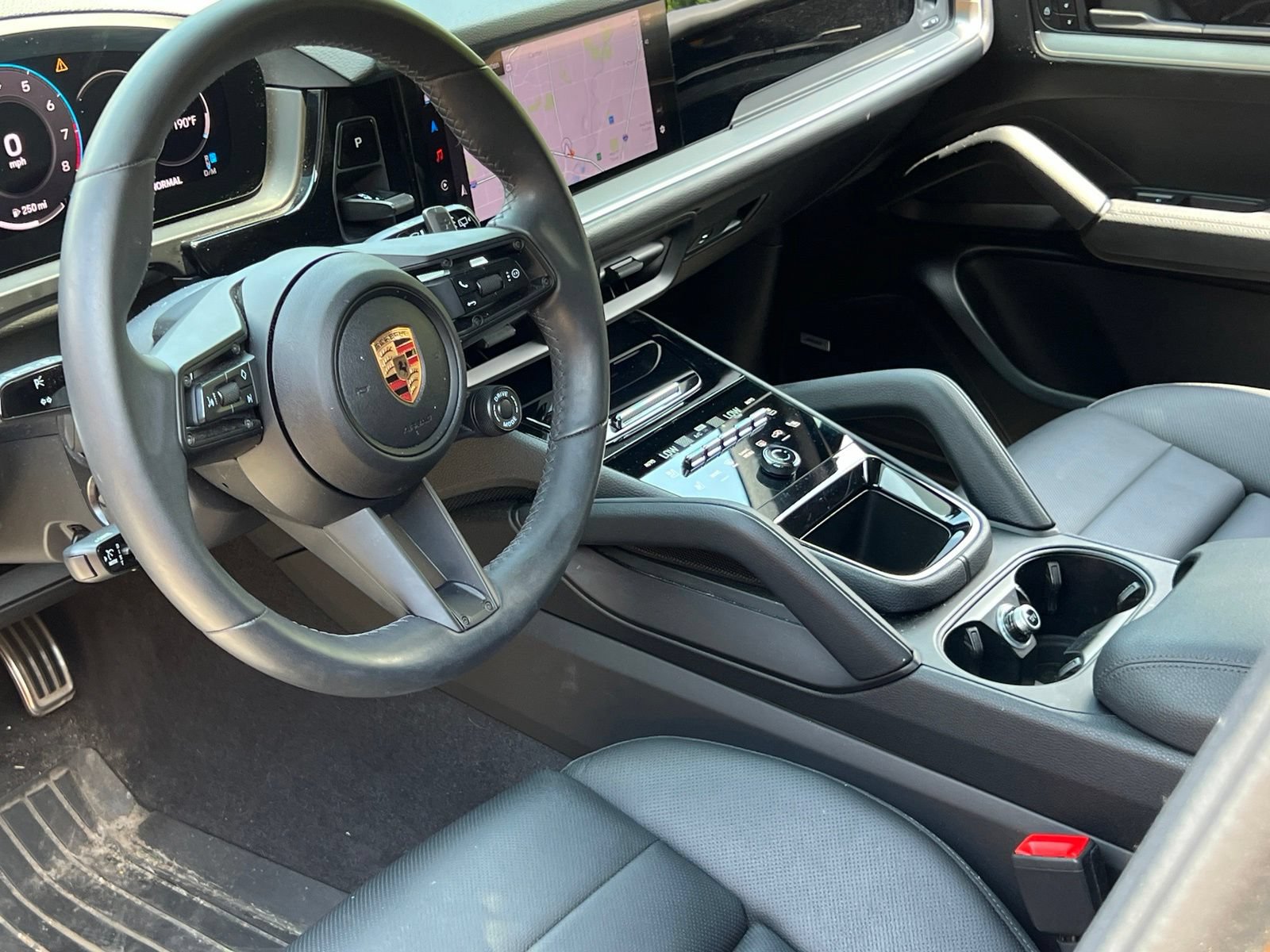Certified 2025 Porsche Cayenne S AWD/4WD image 4