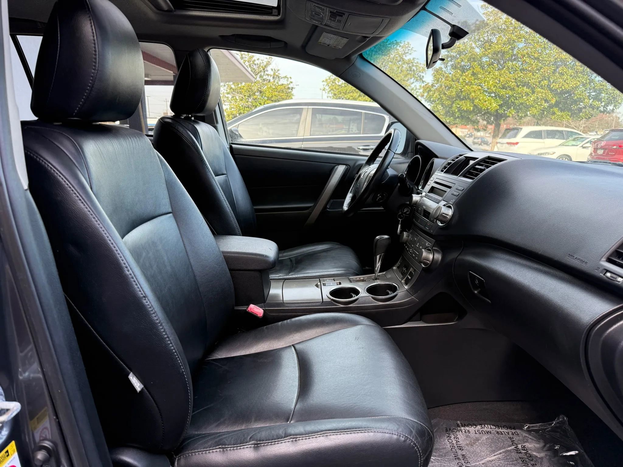 Used 2010 Toyota Highlander SE image 18