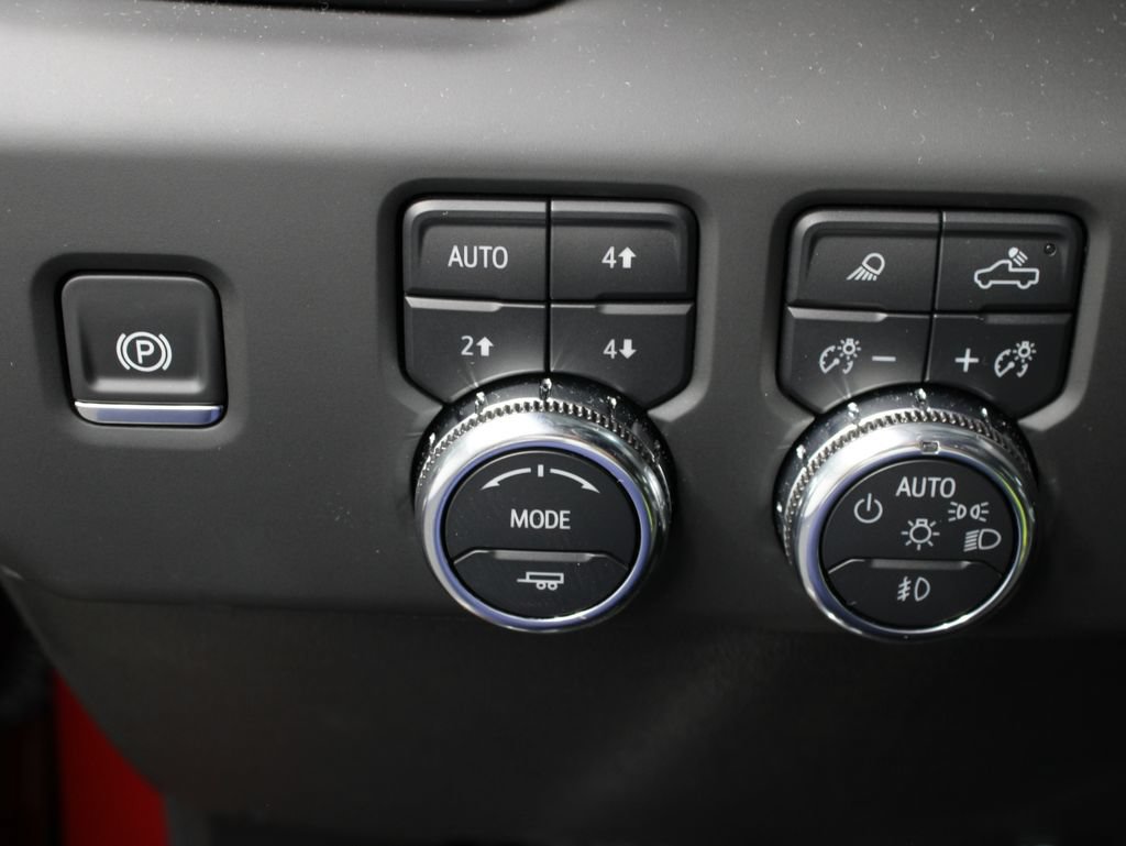 Used 2025 GMC Sierra 2500 AT4 w/ Technology Package AWD/4WD image 66