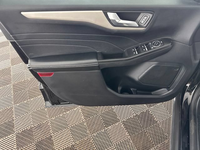 Used 2021 Ford Escape SE FWD image 18