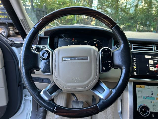 Used 2016 Land Rover Range Rover HSE image 10