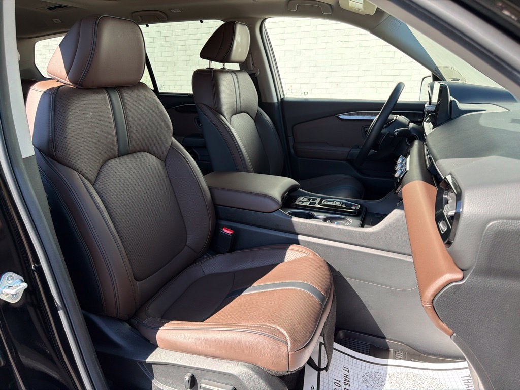 Used 2025 Honda Pilot Elite image 14