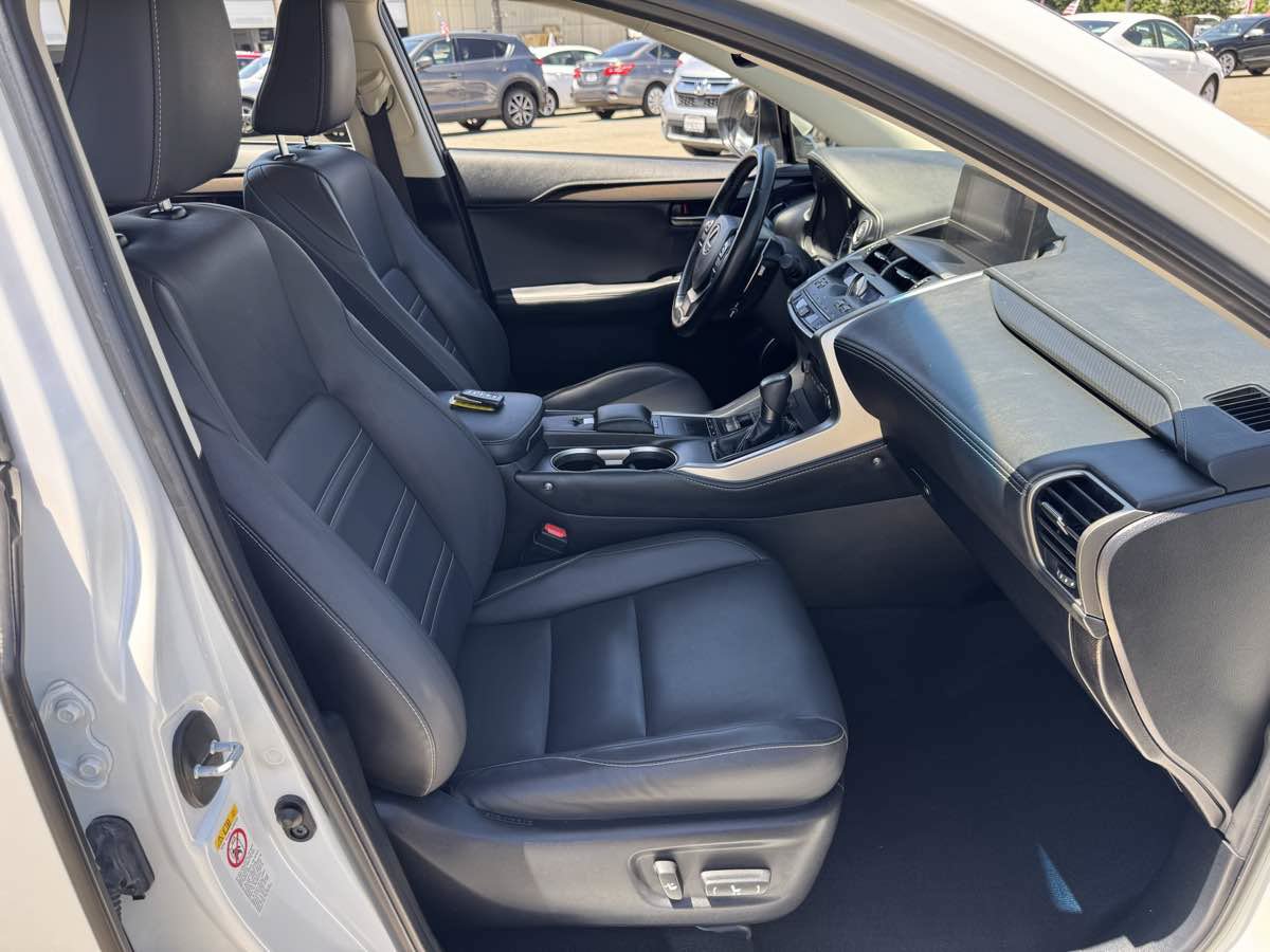 Used 2018 Lexus NX 300 FWD image 12