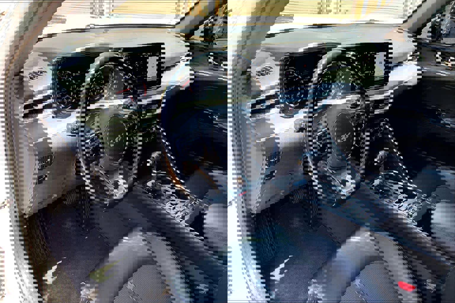 Used 2022 Kia K5 GT-Line w/ GT-Line Awd Premium Package image 18