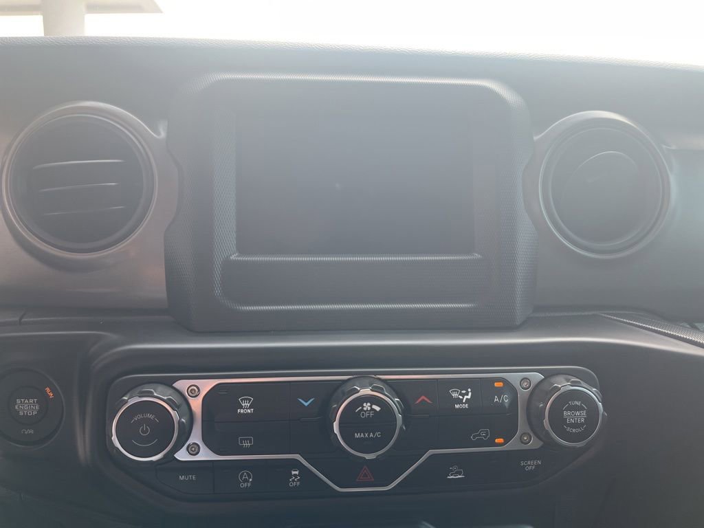 Used 2023 Jeep Wrangler Sport image 9