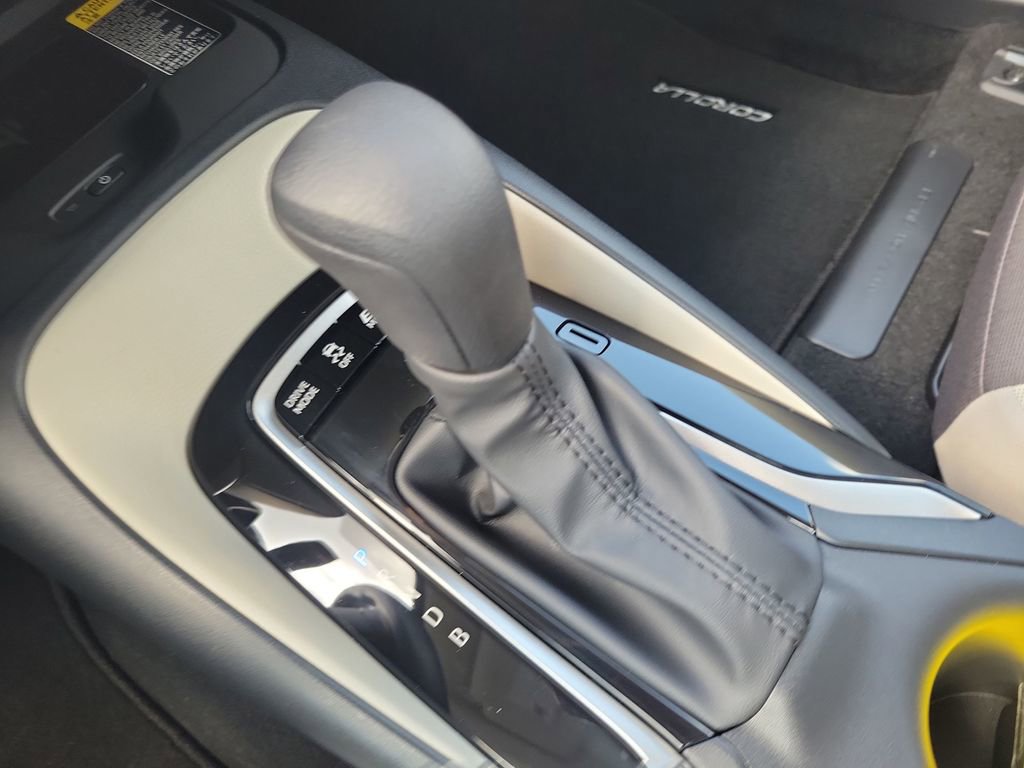Used 2026 Toyota Corolla LE w/ LE Premium Package FWD image 29