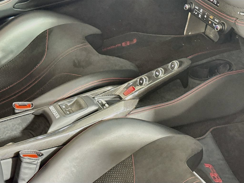 Used 2022 Ferrari F8 Tributo RWD image 21
