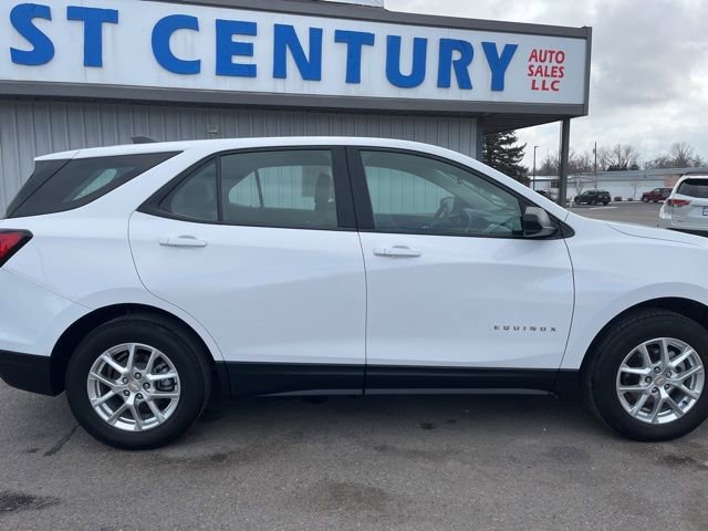 Used 2024 Chevrolet Equinox LS AWD/4WD image 15