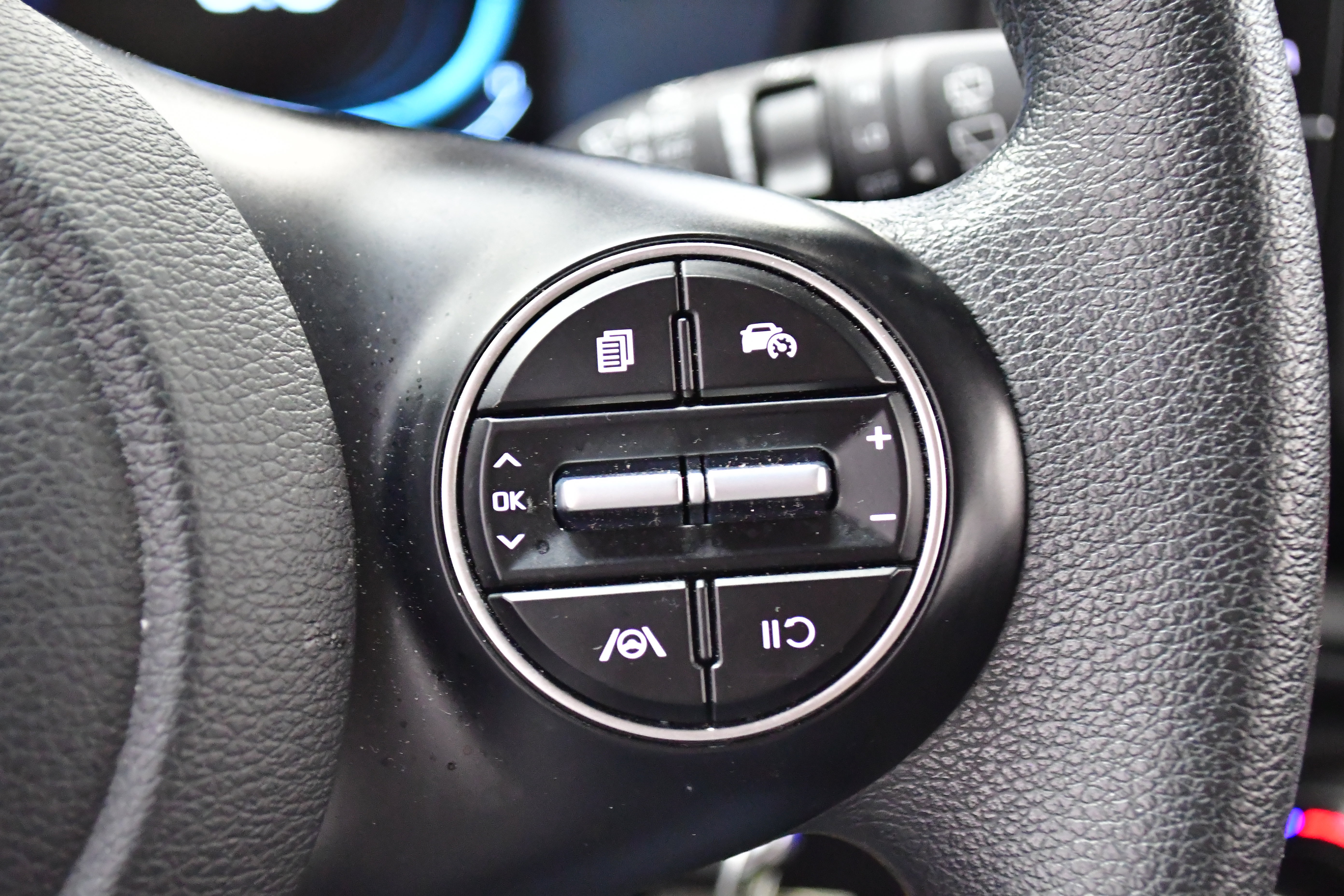 Used 2025 Kia Soul LX w/ LX Technology Package image 23