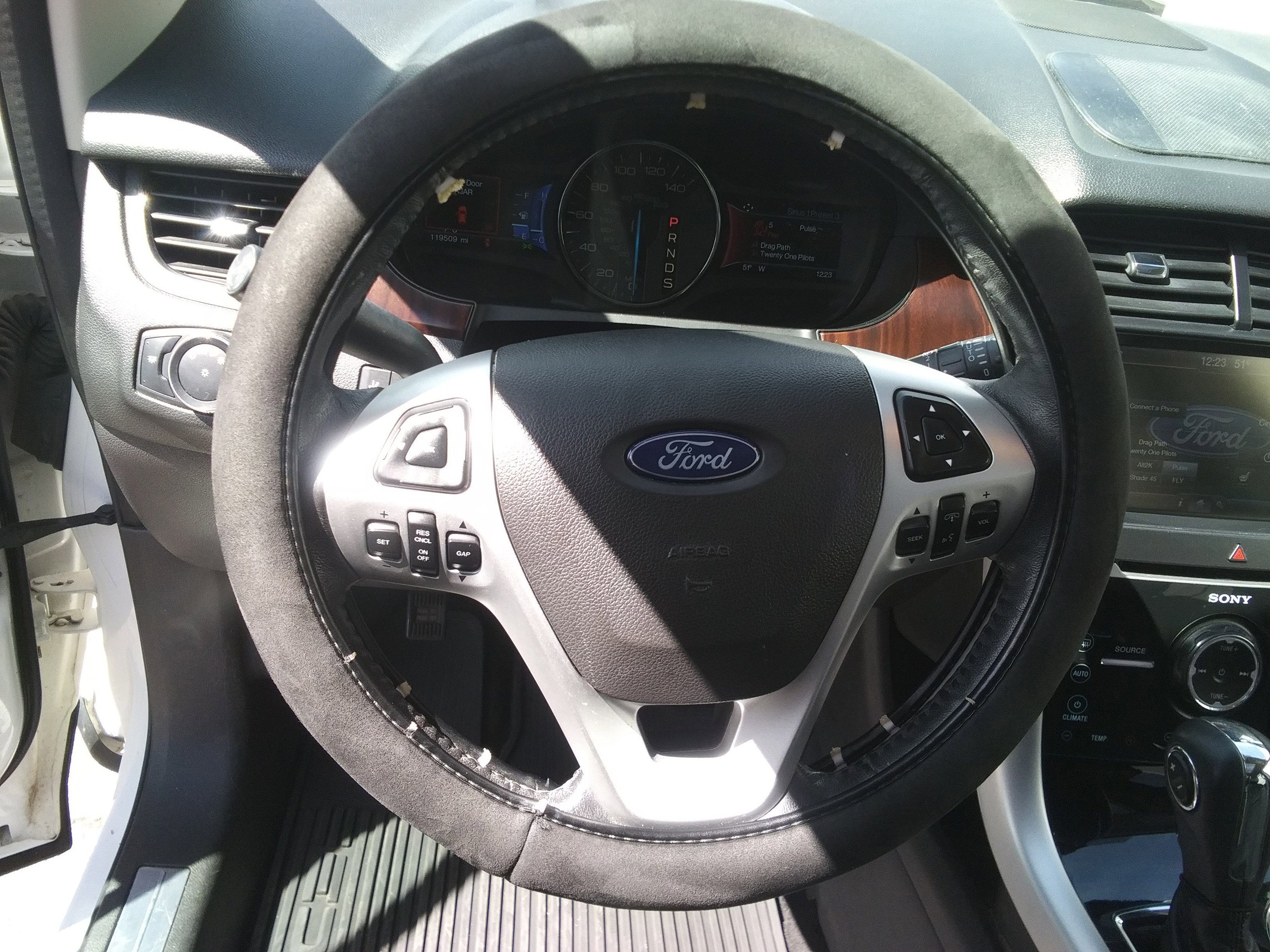 Used 2014 Ford Edge Limited w/ Equipment Group 302A AWD/4WD image 15