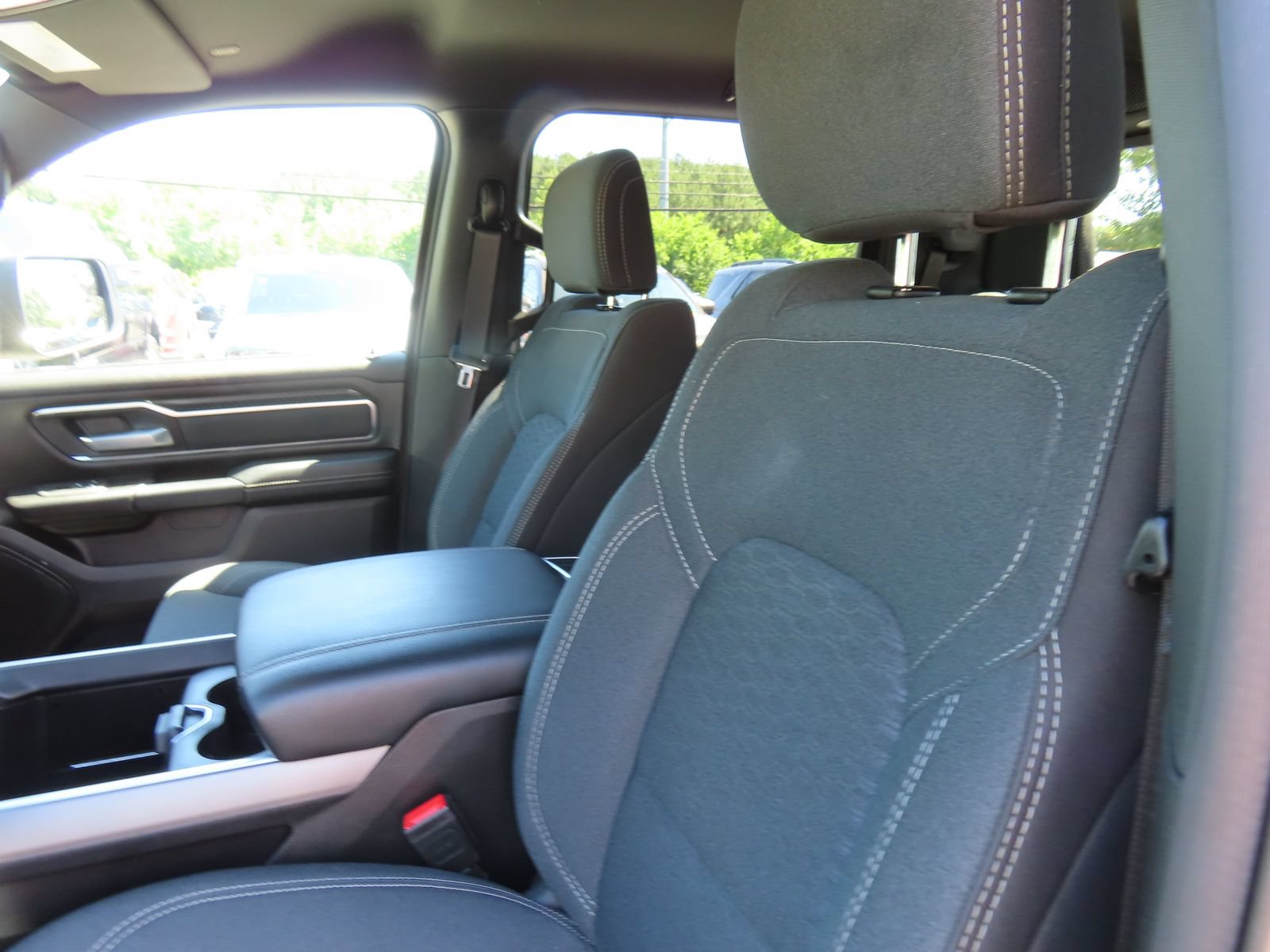 Used 2025 RAM 1500 Big Horn AWD/4WD image 31