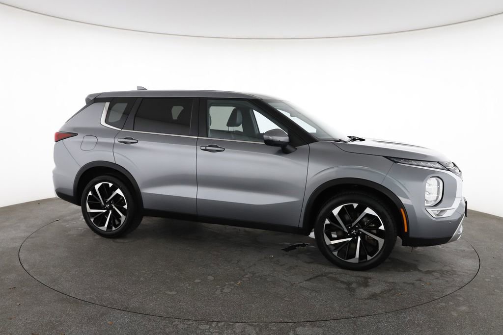 Used 2024 Mitsubishi Outlander SE image 15
