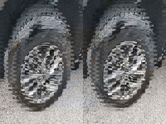 Used 2023 Nissan Rogue S image 9