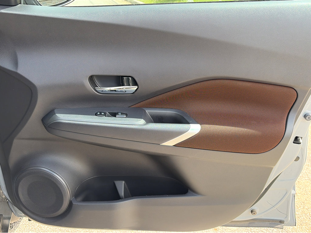Certified 2024 Nissan Kicks SR FWD image 23