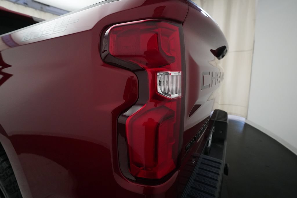 Used 2024 Chevrolet Silverado 1500 LT Trail Boss w/ Convenience Package II AWD/4WD image 32