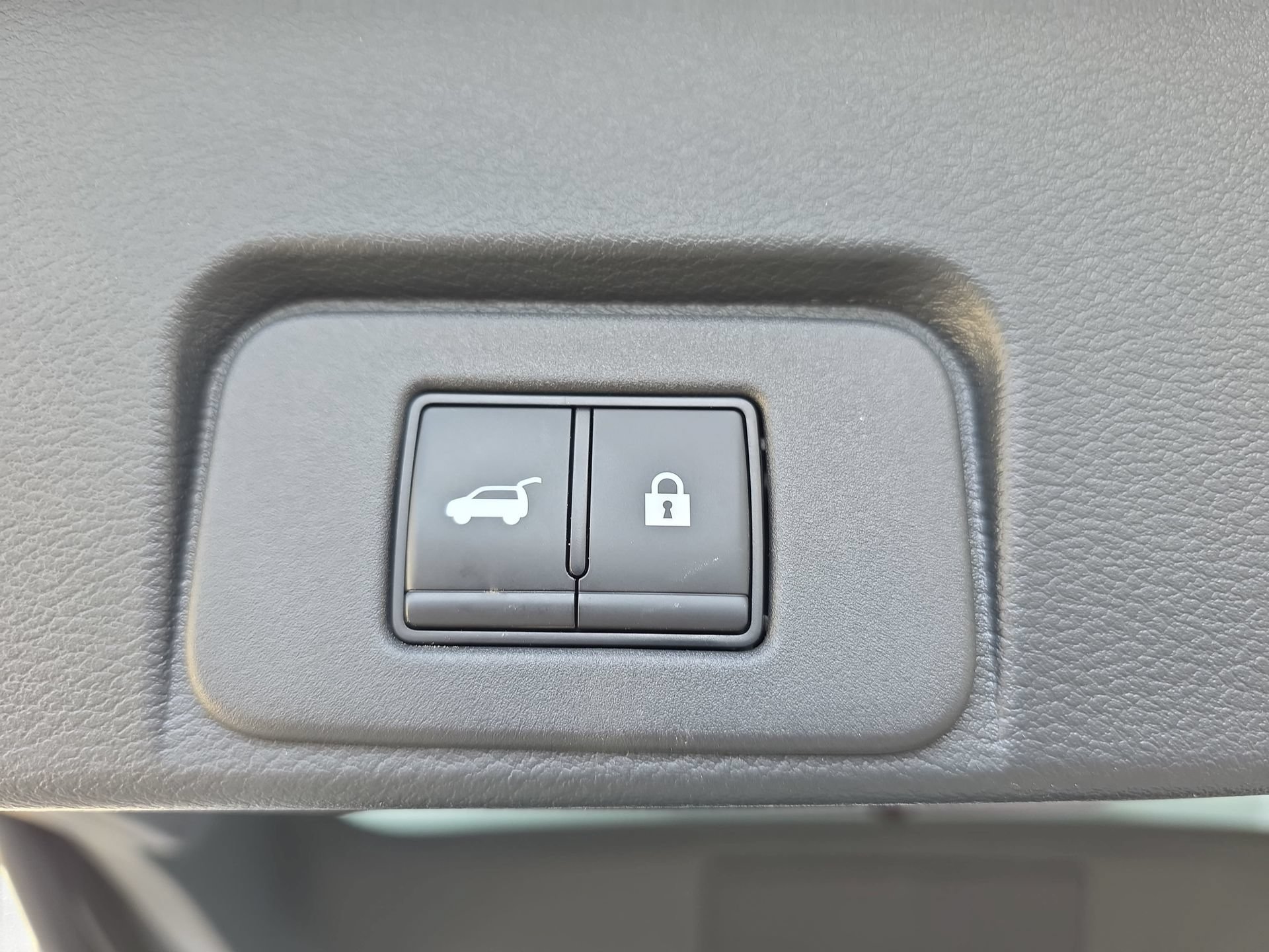 Used 2025 Nissan Rogue SL w/ SL Premium Package AWD/4WD image 13