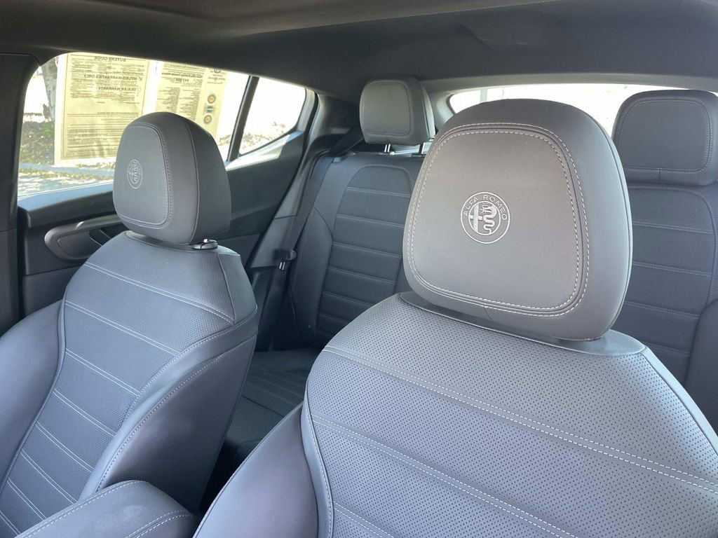 Used 2025 Alfa Romeo Tonale Veloce w/ Premium Package image 21