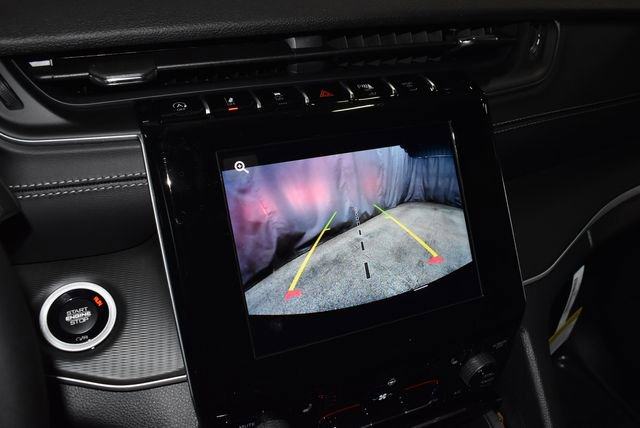 New 2025 Jeep Grand Cherokee Altitude image 14