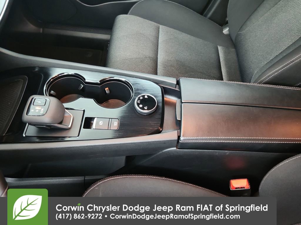 Used 2025 Nissan Rogue SV AWD/4WD image 27