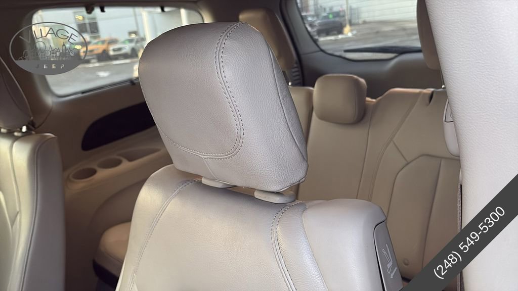 Used 2021 Chrysler Pacifica Touring-L FWD image 28