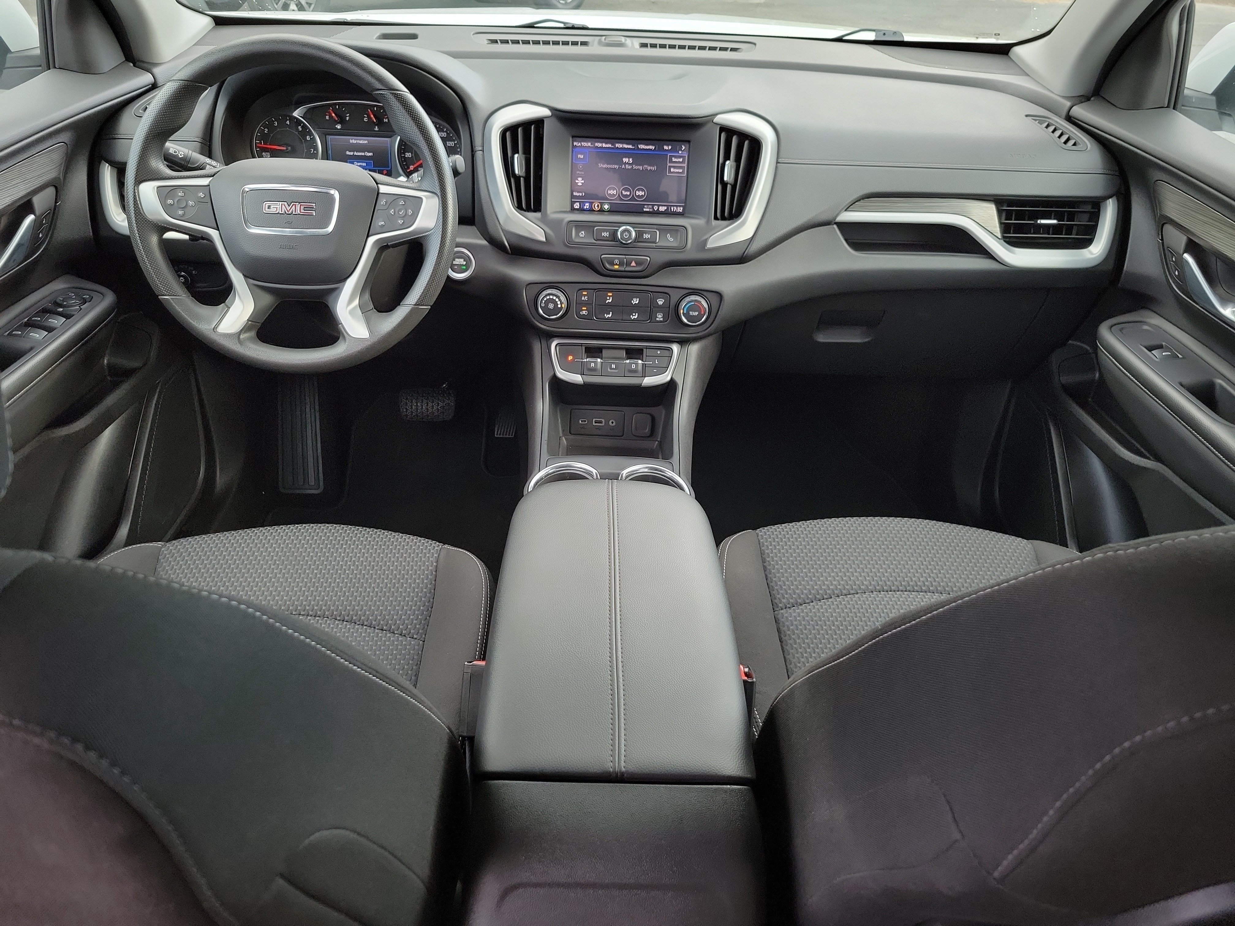 Used 2024 GMC Terrain SLE FWD image 18
