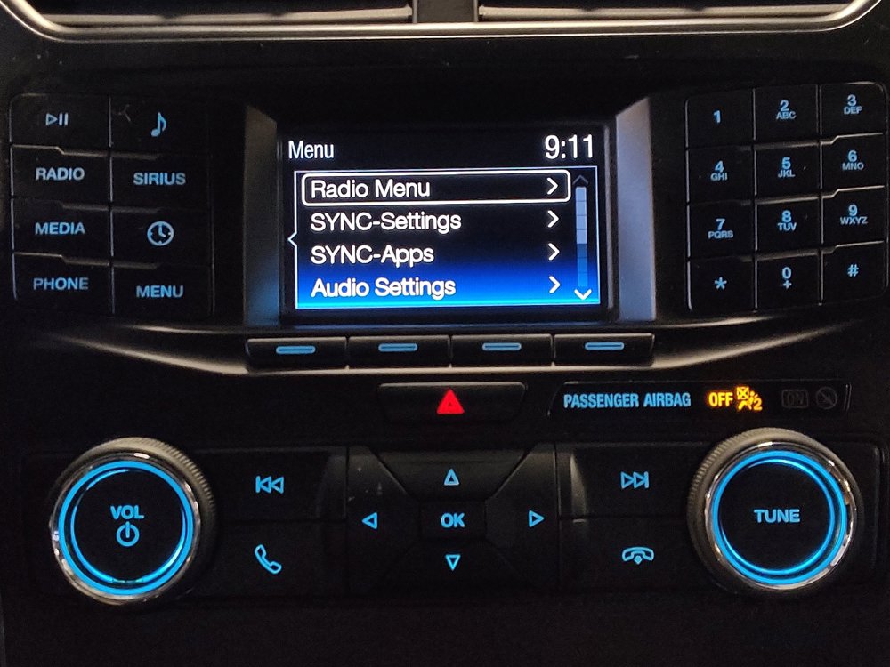 Used 2019 Ford Explorer XLT image 25