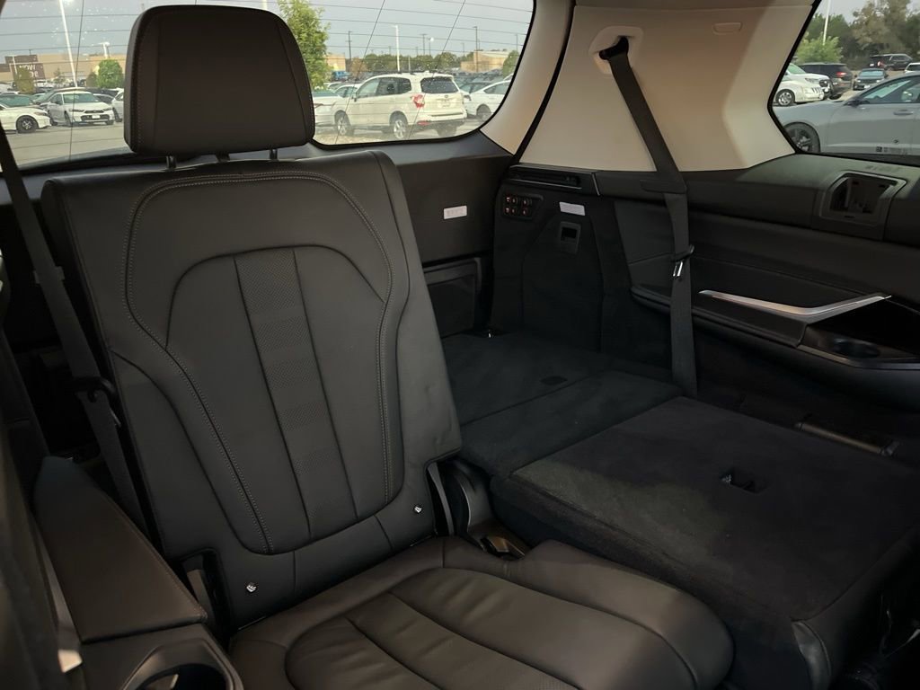 Used 2022 BMW X7 xDrive40i w/ Executive Package image 30